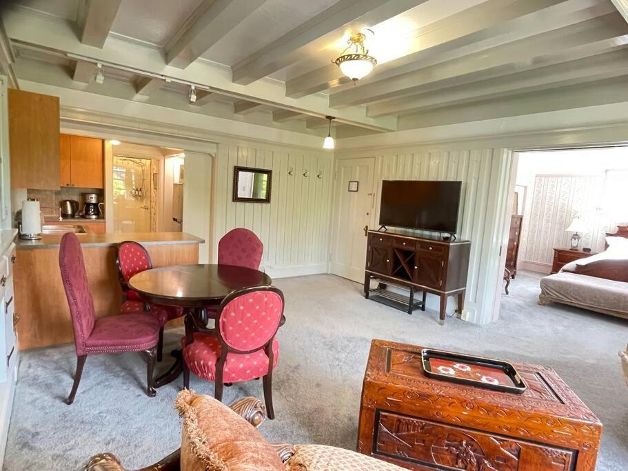 Parlor Suite In Heritage Manor, Fairfield, Near Dt วิกตอเรีย ภายนอก รูปภาพ